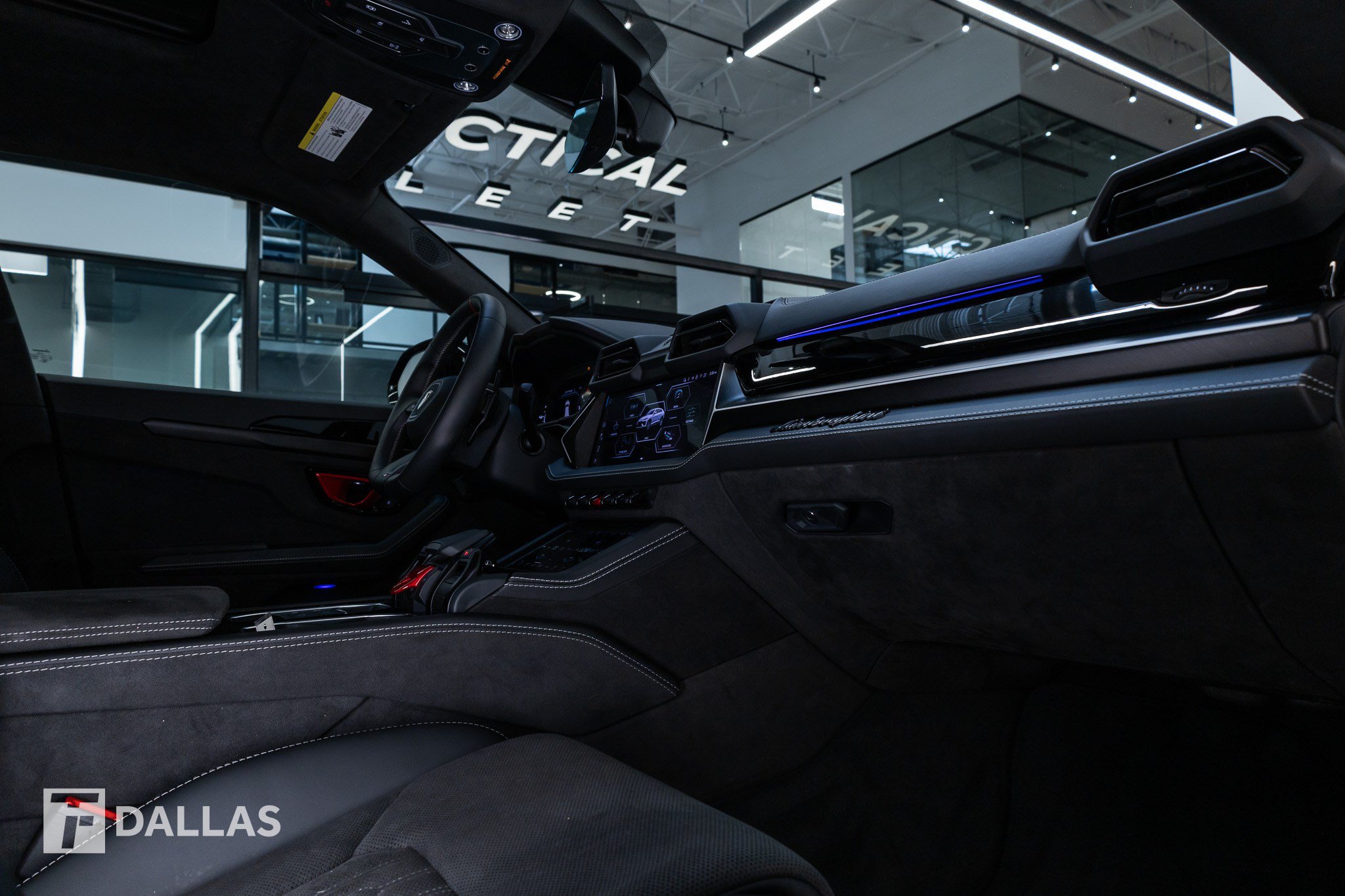 Used 2026 Lamborghini Urus SE AWD/4WD image 47