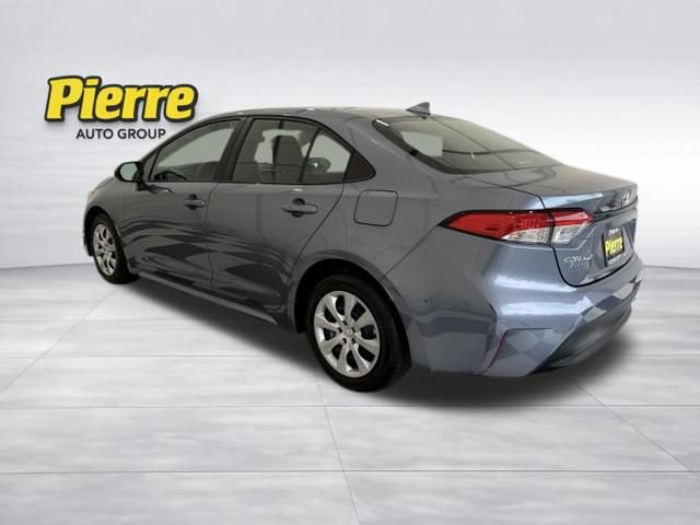 Used 2025 Toyota Corolla LE FWD image 2