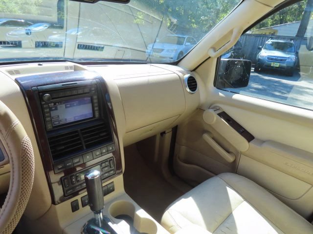 Used 2006 Ford Explorer Limited AWD/4WD image 22