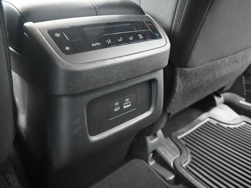 Used 2025 Nissan Pathfinder SV FWD image 17