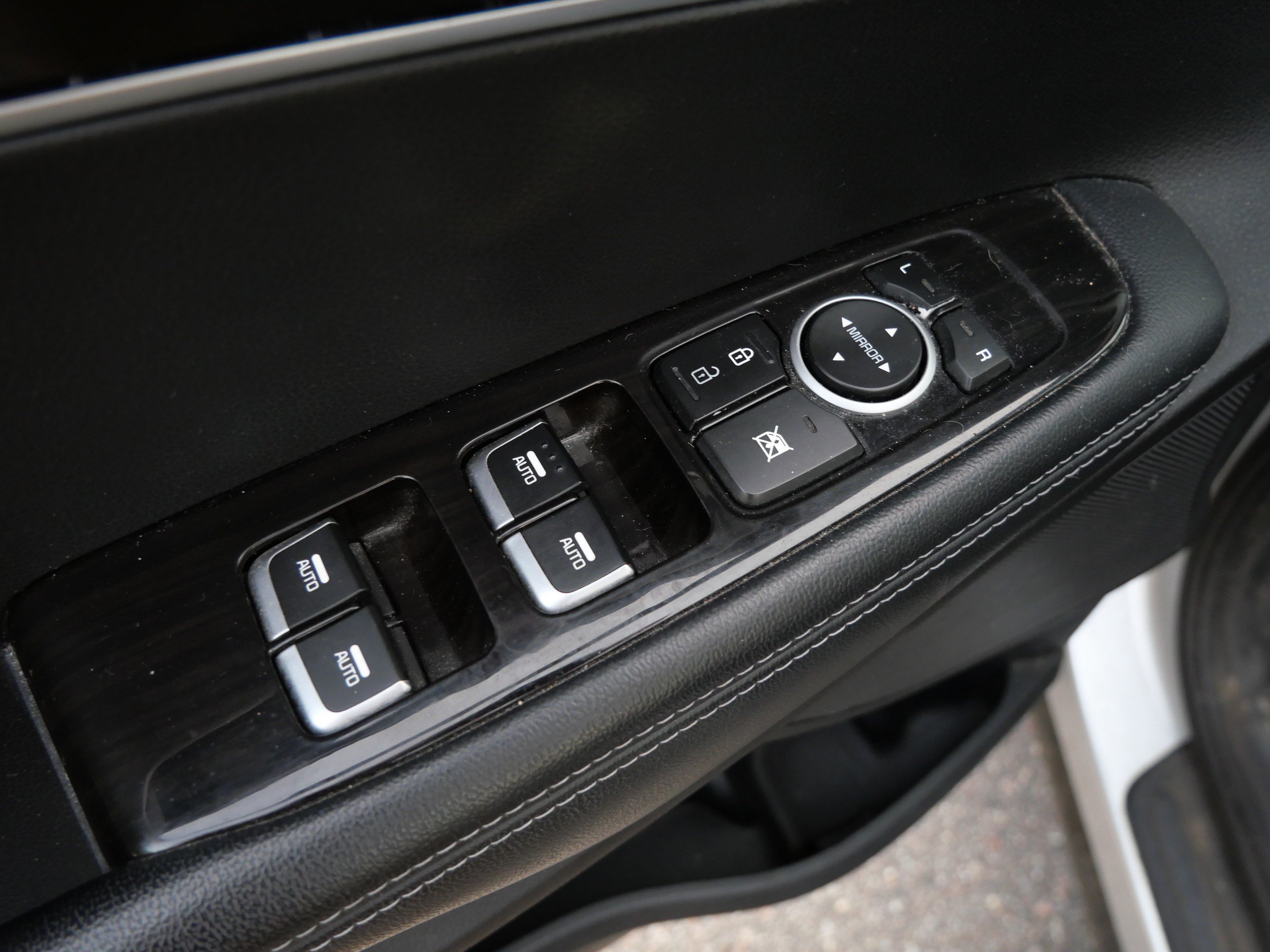 Used 2019 Kia Sorento FWD V6 image 21