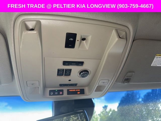 Used 2019 Cadillac Escalade Premium Luxury RWD image 17