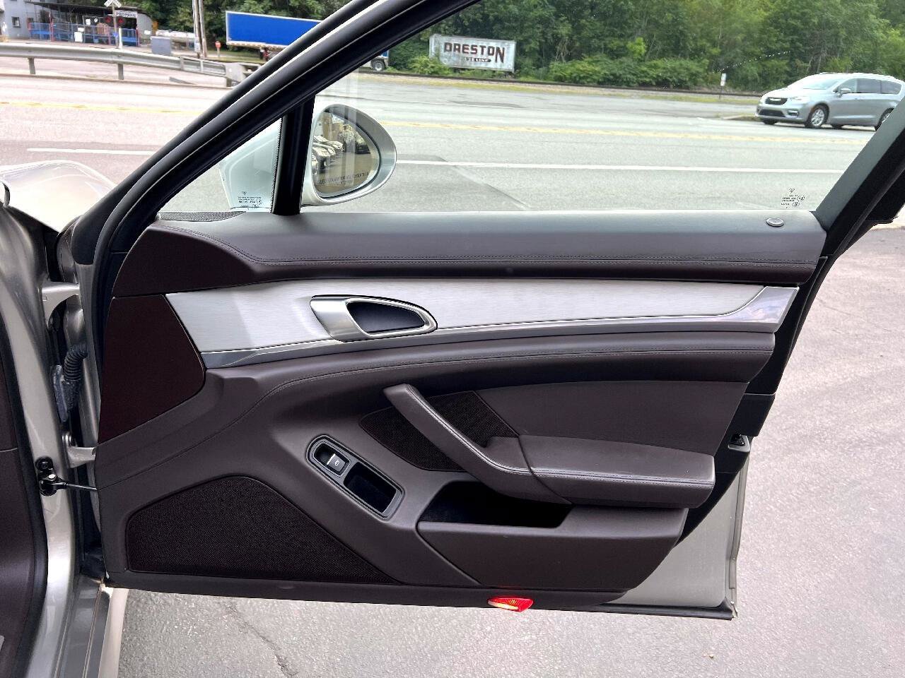 Used 2010 Porsche Panamera S RWD image 15