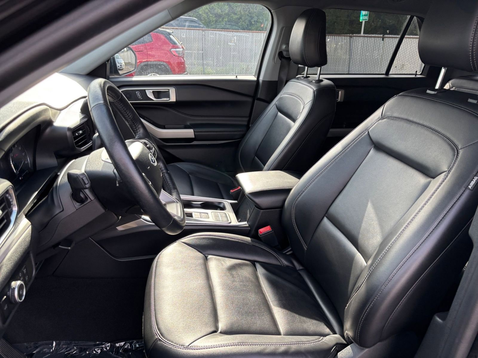 Used 2023 Ford Explorer XLT w/ Equipment Group 202A RWD image 39