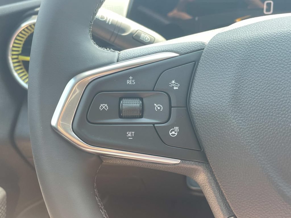 New 2026 Chevrolet Trax LT w/ Driver Confidence Package FWD image 26