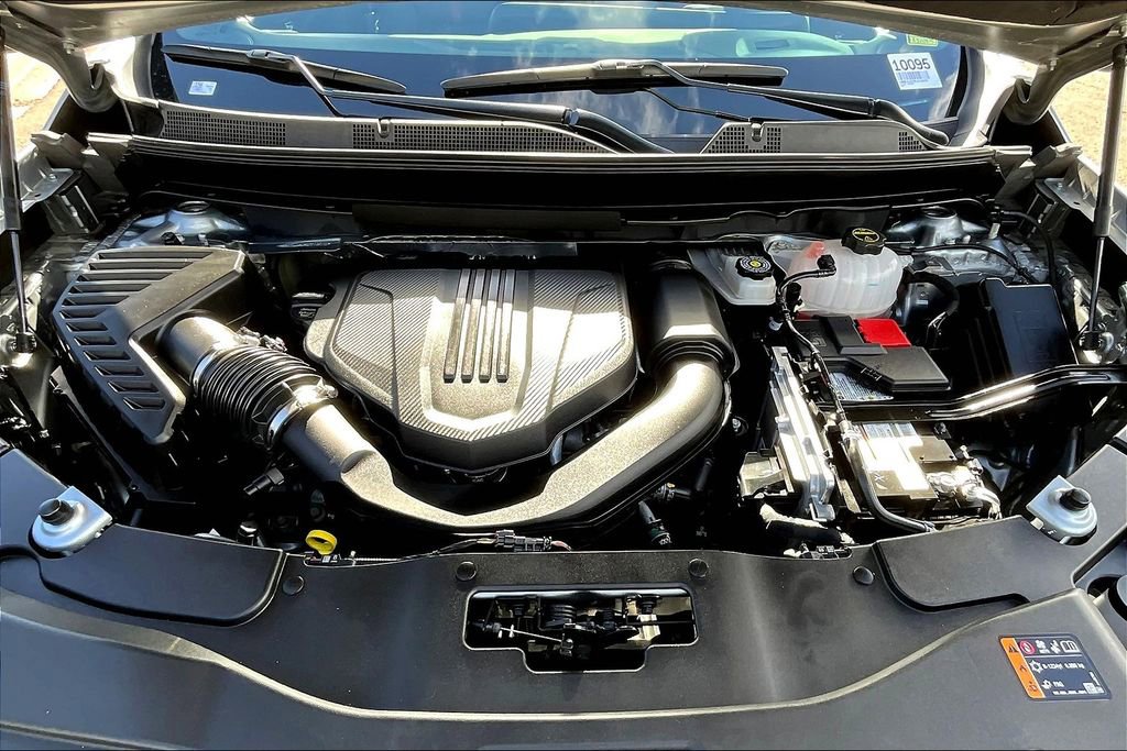 Used 2024 Chevrolet Traverse RS w/ LPO, Floor Liner Package image 9