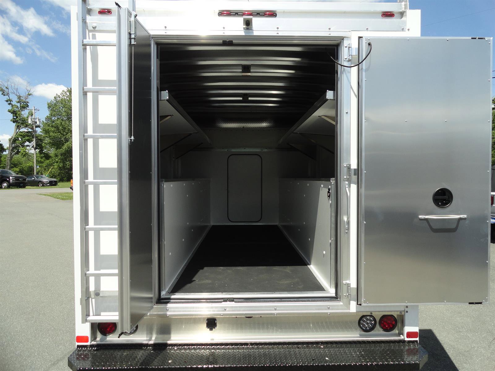 New 2027 Ford E-350 and Econoline 350 Super Duty w/ Power Equipment Group RWD image 18