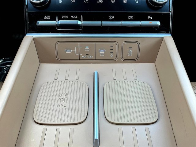 Used 2025 Hyundai Santa Fe Limited image 24