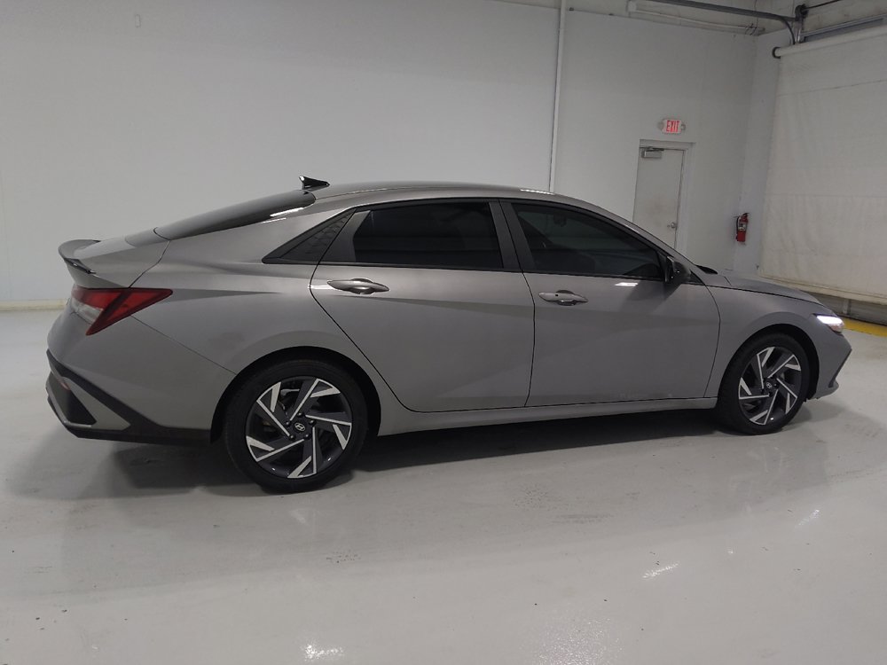 Used 2025 Hyundai Elantra Sport FWD image 10