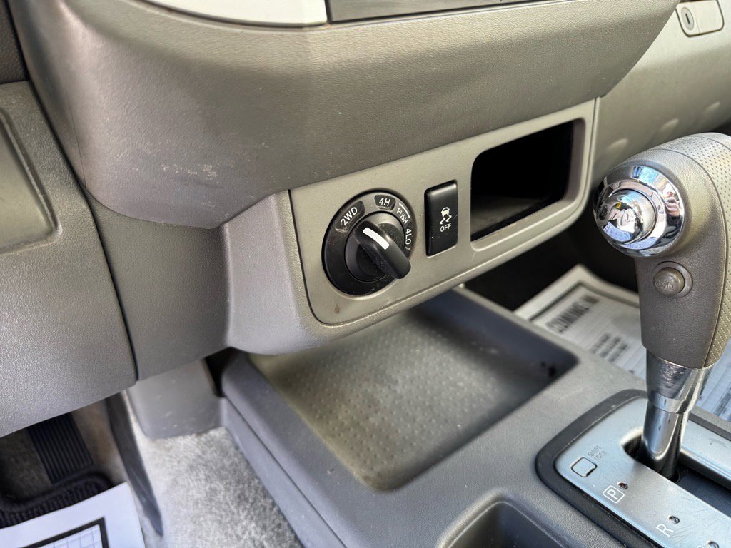 Used 2016 Nissan Frontier SV AWD/4WD image 27