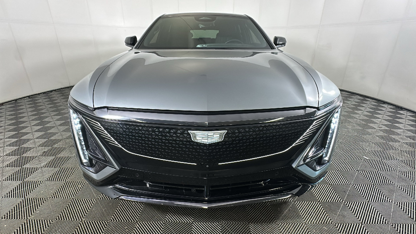 Used 2024 Cadillac Lyriq Sport AWD/4WD image 9