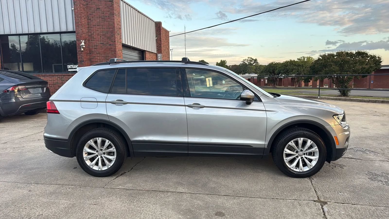 Used 2020 Volkswagen Tiguan S FWD image 6
