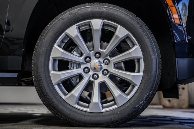 New 2026 Chevrolet Suburban Premier image 19
