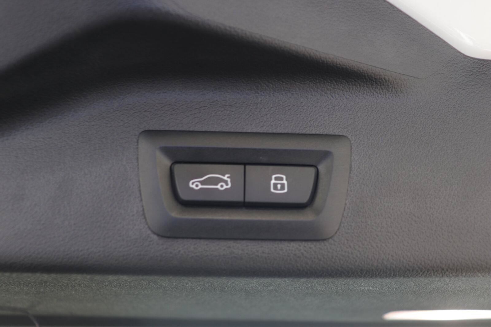 Used 2024 BMW X5 xDrive50e AWD/4WD image 19