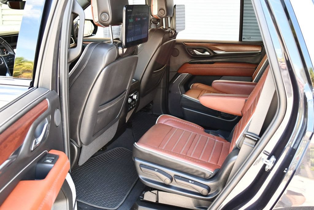 Used 2023 GMC Yukon Denali Ultimate AWD/4WD image 15
