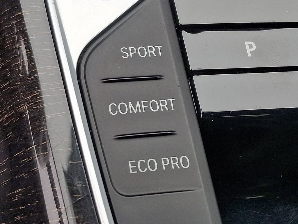 Used 2023 BMW 330i xDrive Sedan w/ M Sport Package AWD/4WD image 26