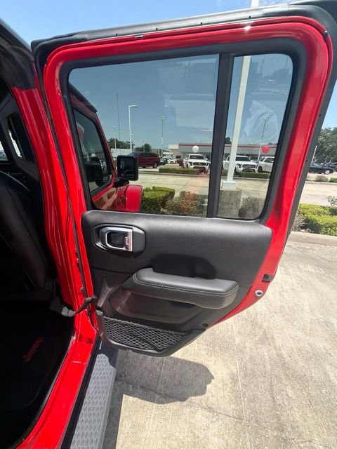 Used 2020 Jeep Gladiator Overland AWD/4WD image 35