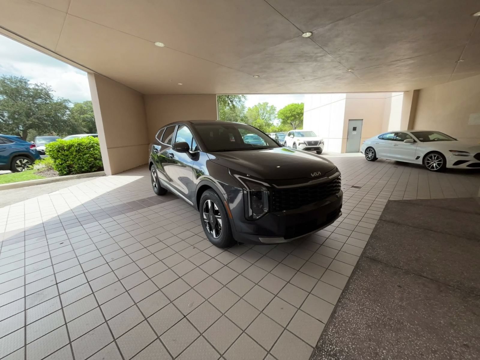 Used 2026 Kia Sportage LX FWD image 3