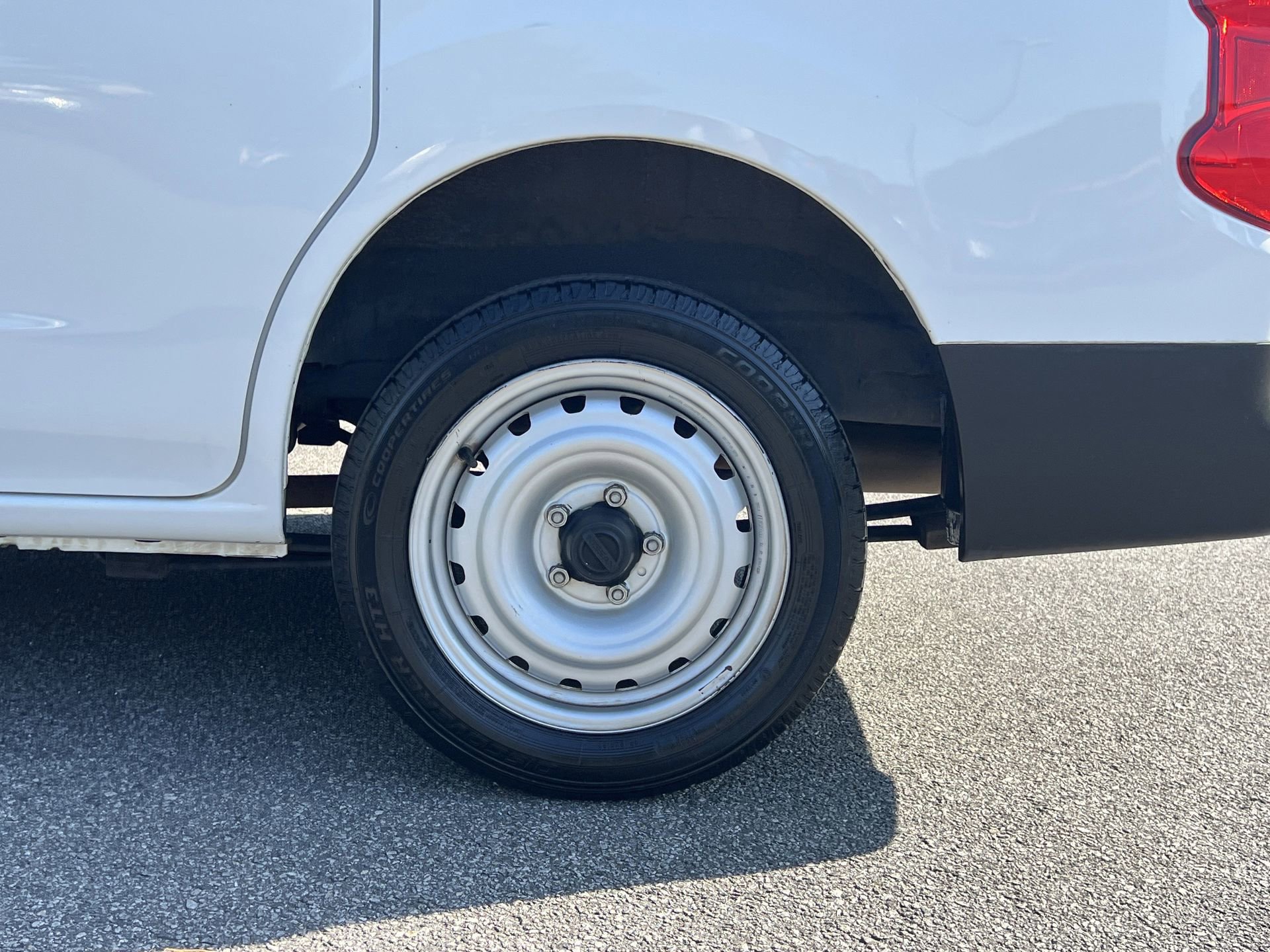 Used 2019 Nissan NV200 S w/ Cruise Control Package image 31