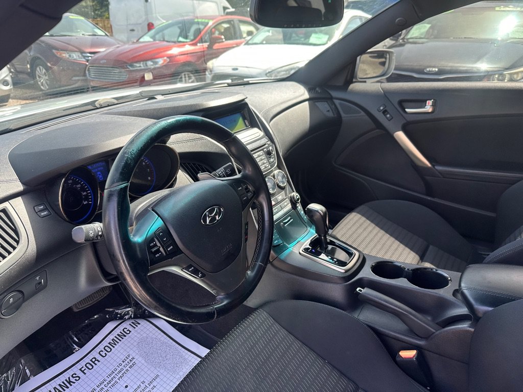 Used 2014 Hyundai Genesis 2.0T RWD image 7