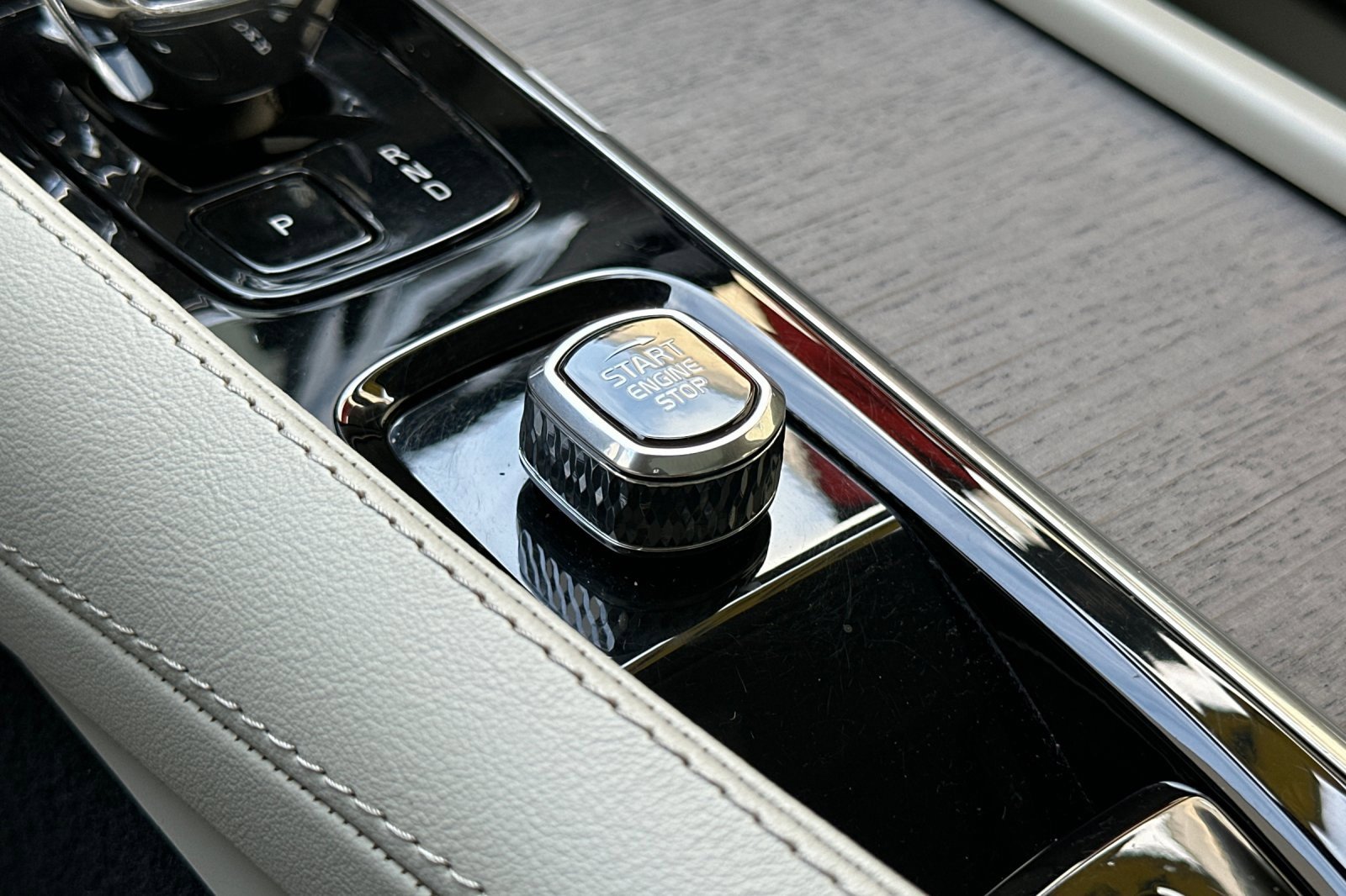 Used 2023 Volvo XC90 T8 Ultimate image 27