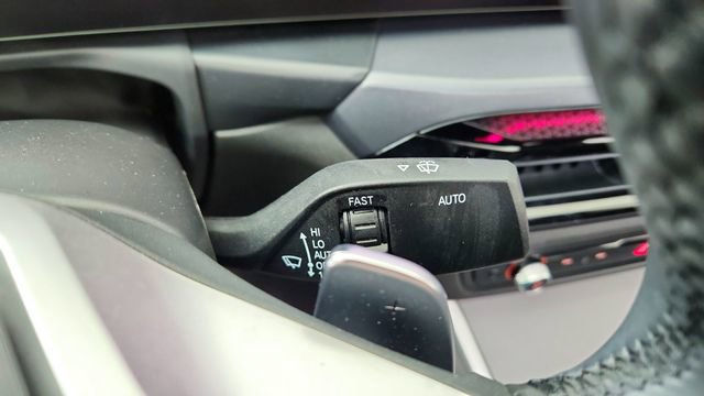 Used 2025 BMW 230i xDrive Coupe w/ Premium Package image 38