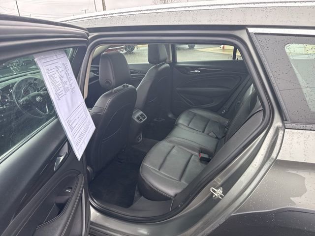 Used 2018 Buick Regal Essence w/ Driver Confidence Package #1 image 11