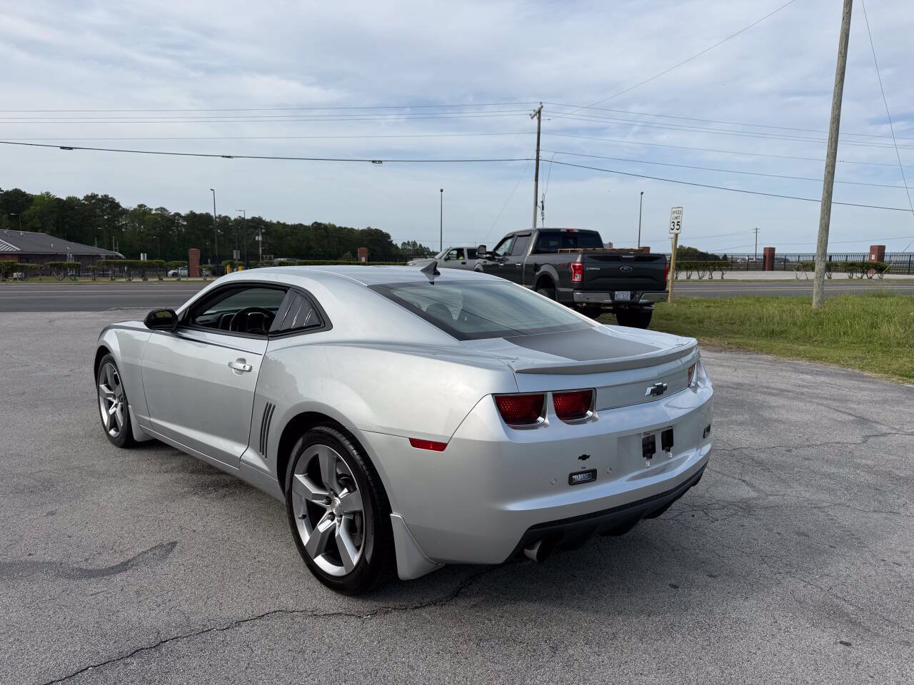 Used 2010 Chevrolet Camaro SS w/ RS Package RWD image 4