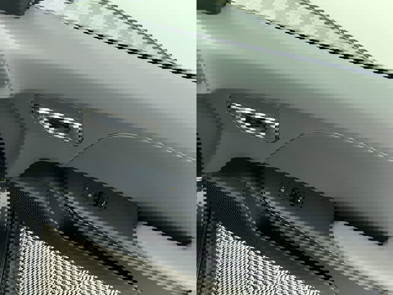 New 2025 Kia K4 LXS image 32