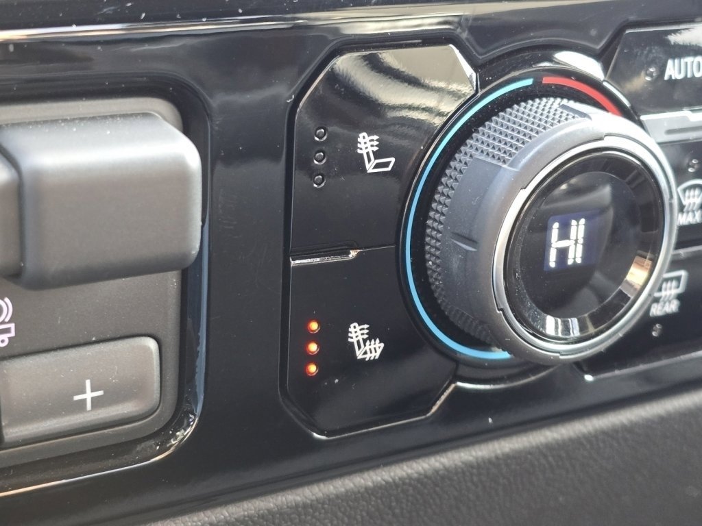 Used 2025 Chevrolet Silverado 3500 LT w/ Trail Boss Package image 5