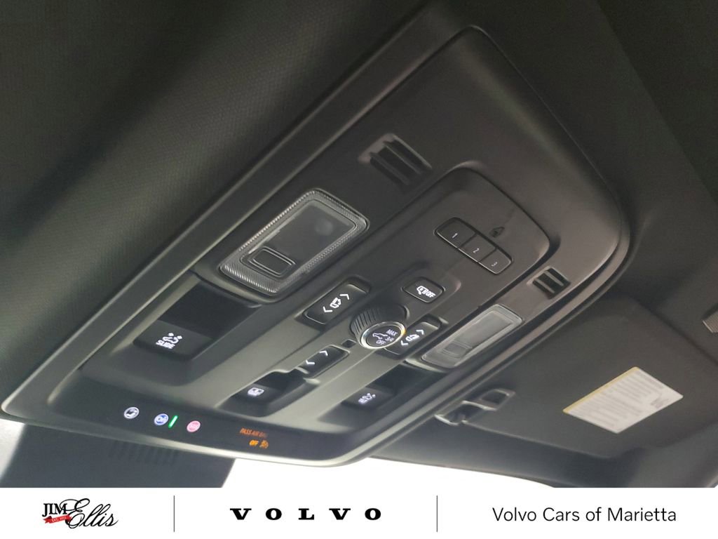 Used 2024 GMC Yukon Denali RWD image 37