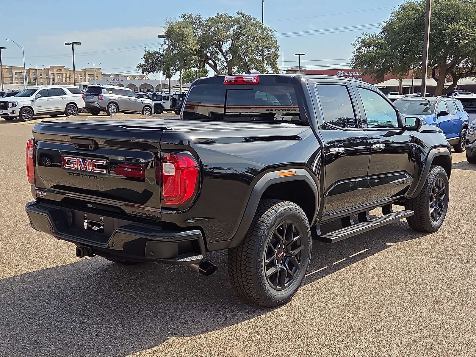 New 2026 GMC Canyon Denali w/ LPO, Denali Black Edition AWD/4WD image 4
