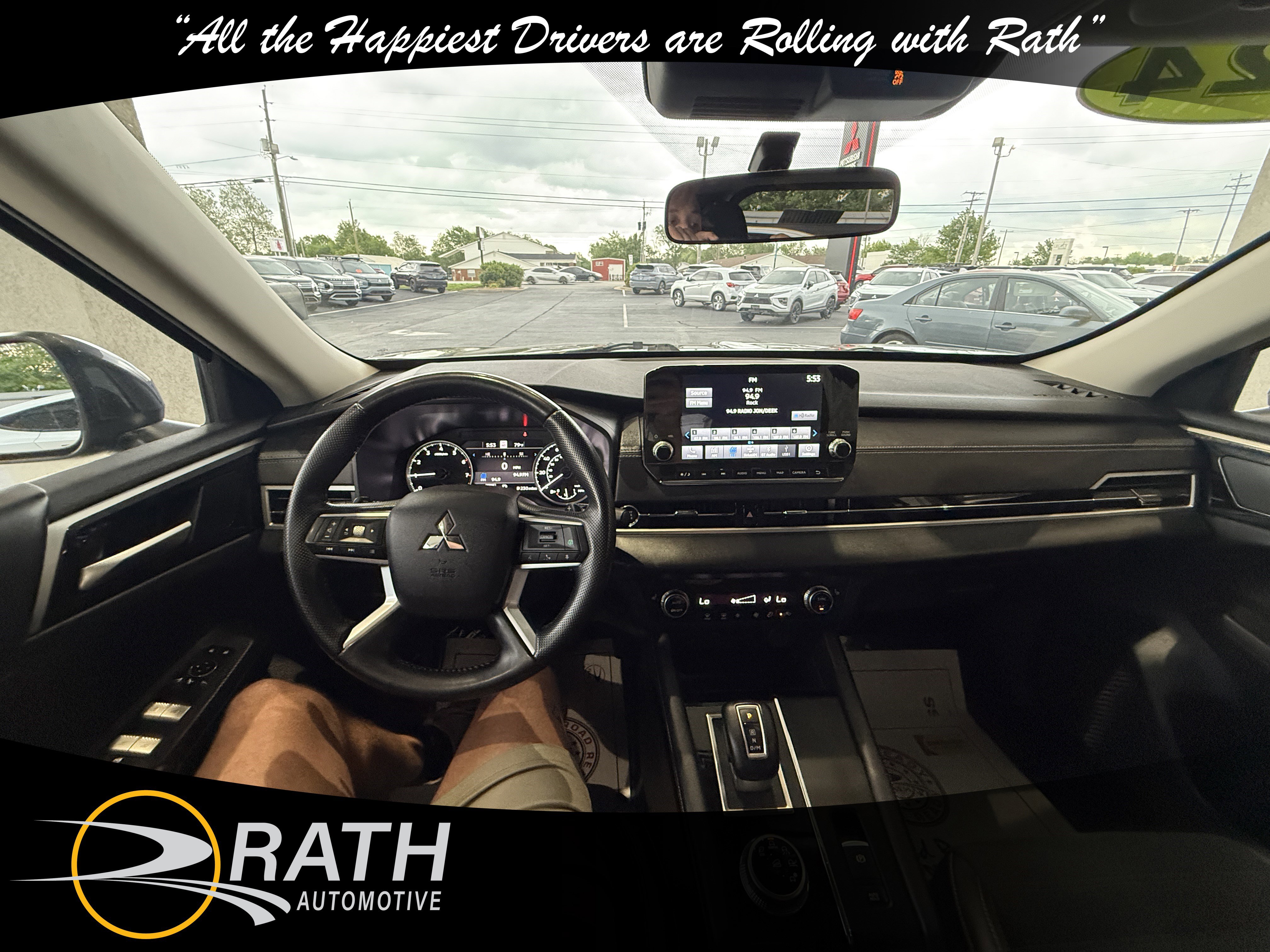Used 2024 Mitsubishi Outlander SE image 15