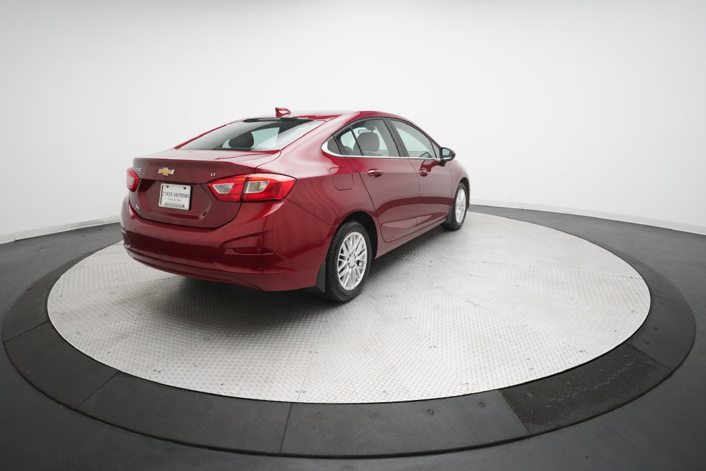 Used 2018 Chevrolet Cruze LT w/ Convenience Package FWD image 33