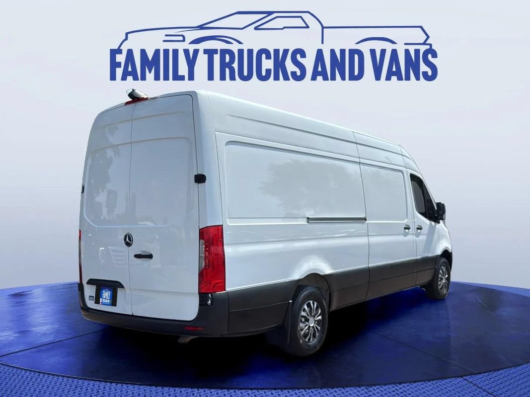 Used 2020 Mercedes-Benz Sprinter 2500 image 4