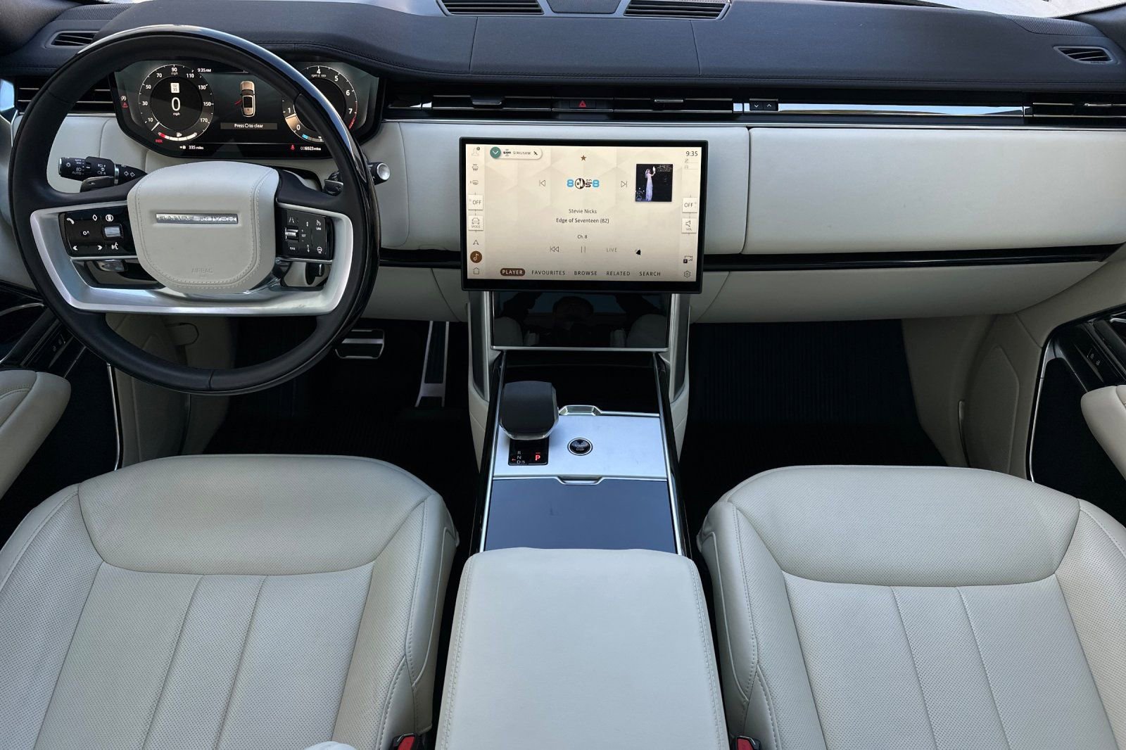 Used 2025 Land Rover Range Rover SE AWD/4WD image 16