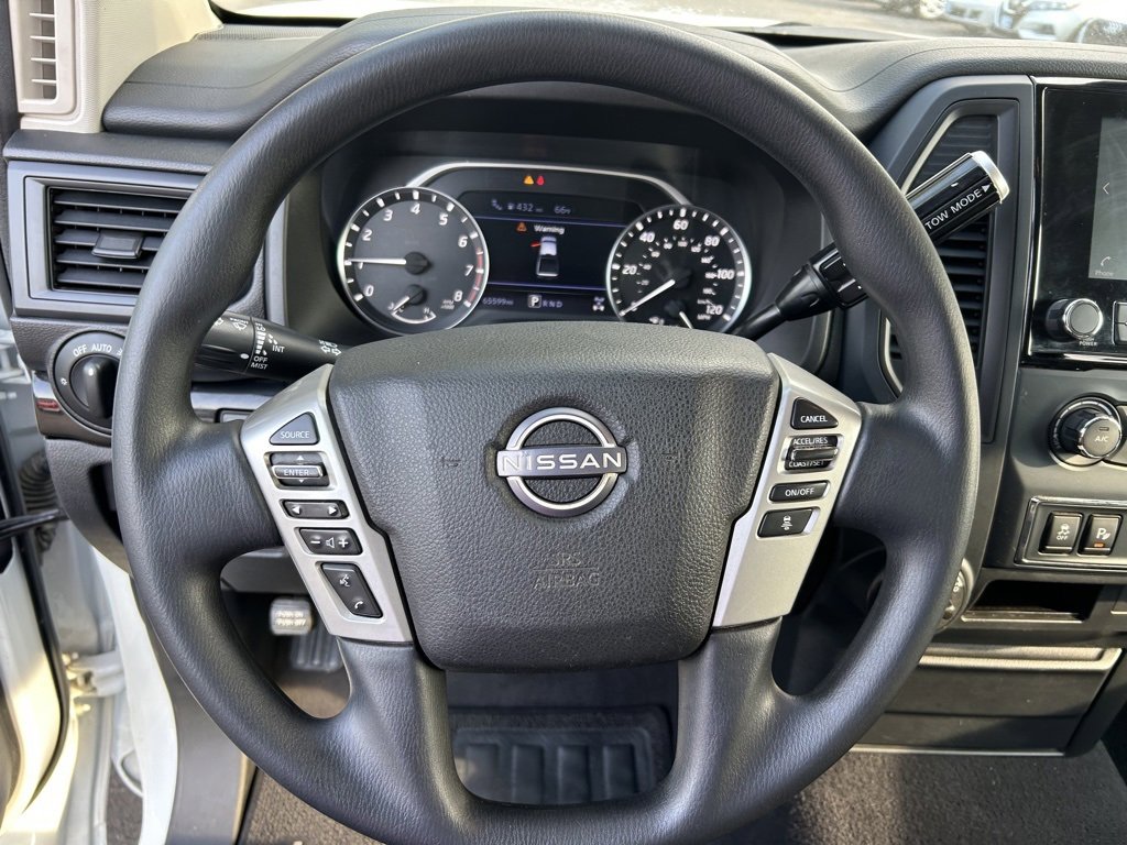 Used 2023 Nissan Titan SV image 16