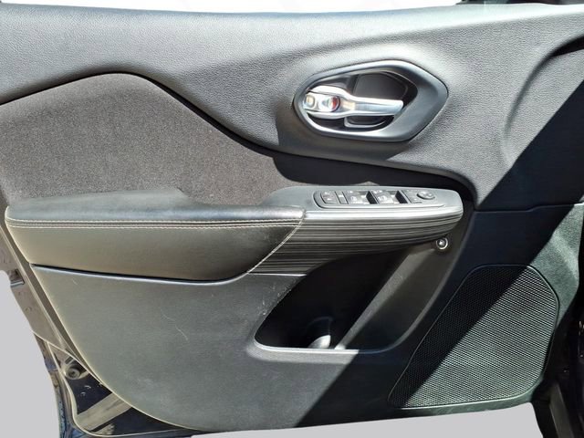 Used 2016 Jeep Cherokee Latitude image 10