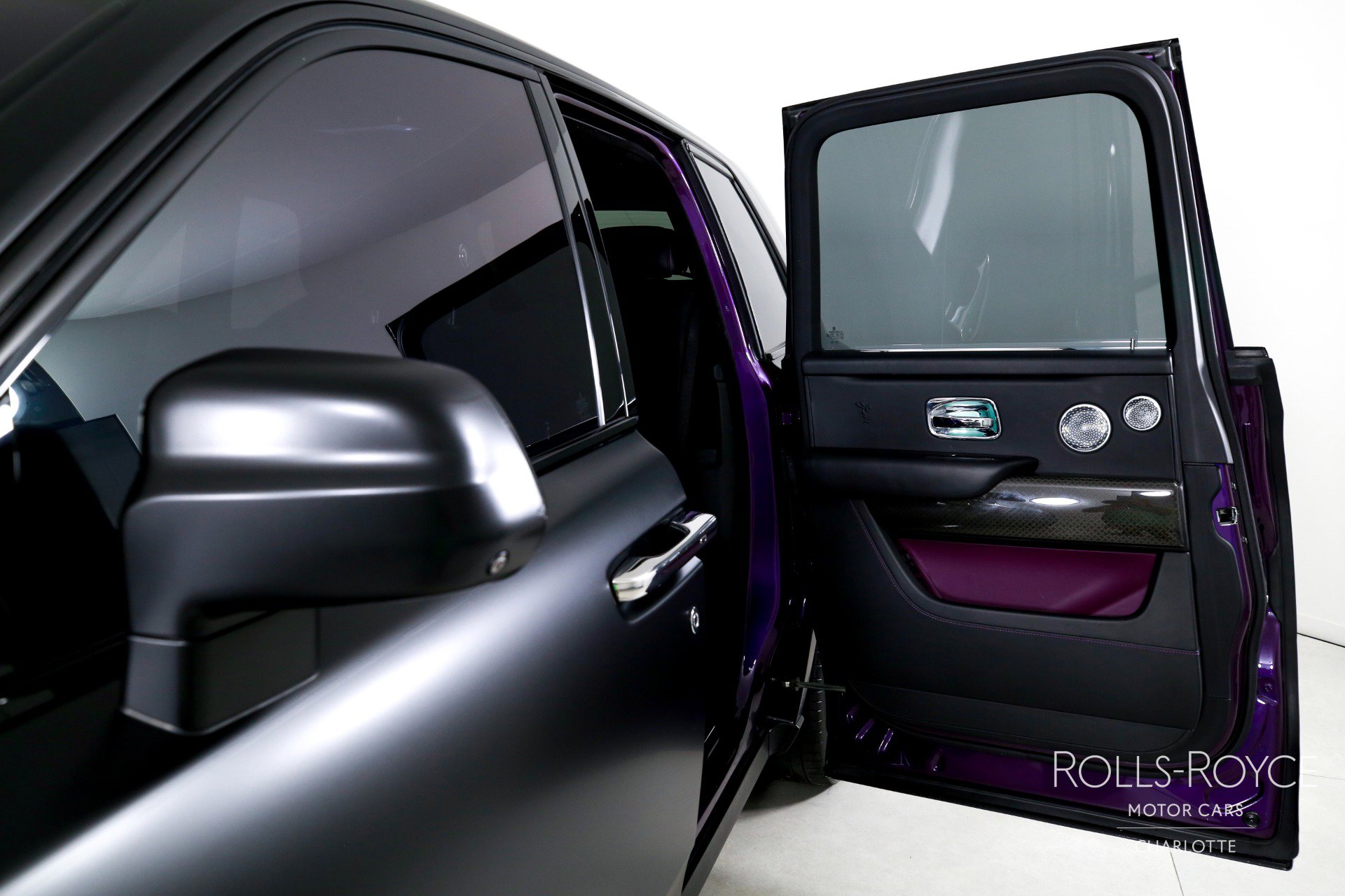 Used 2020 Rolls-Royce Cullinan Black Badge image 18