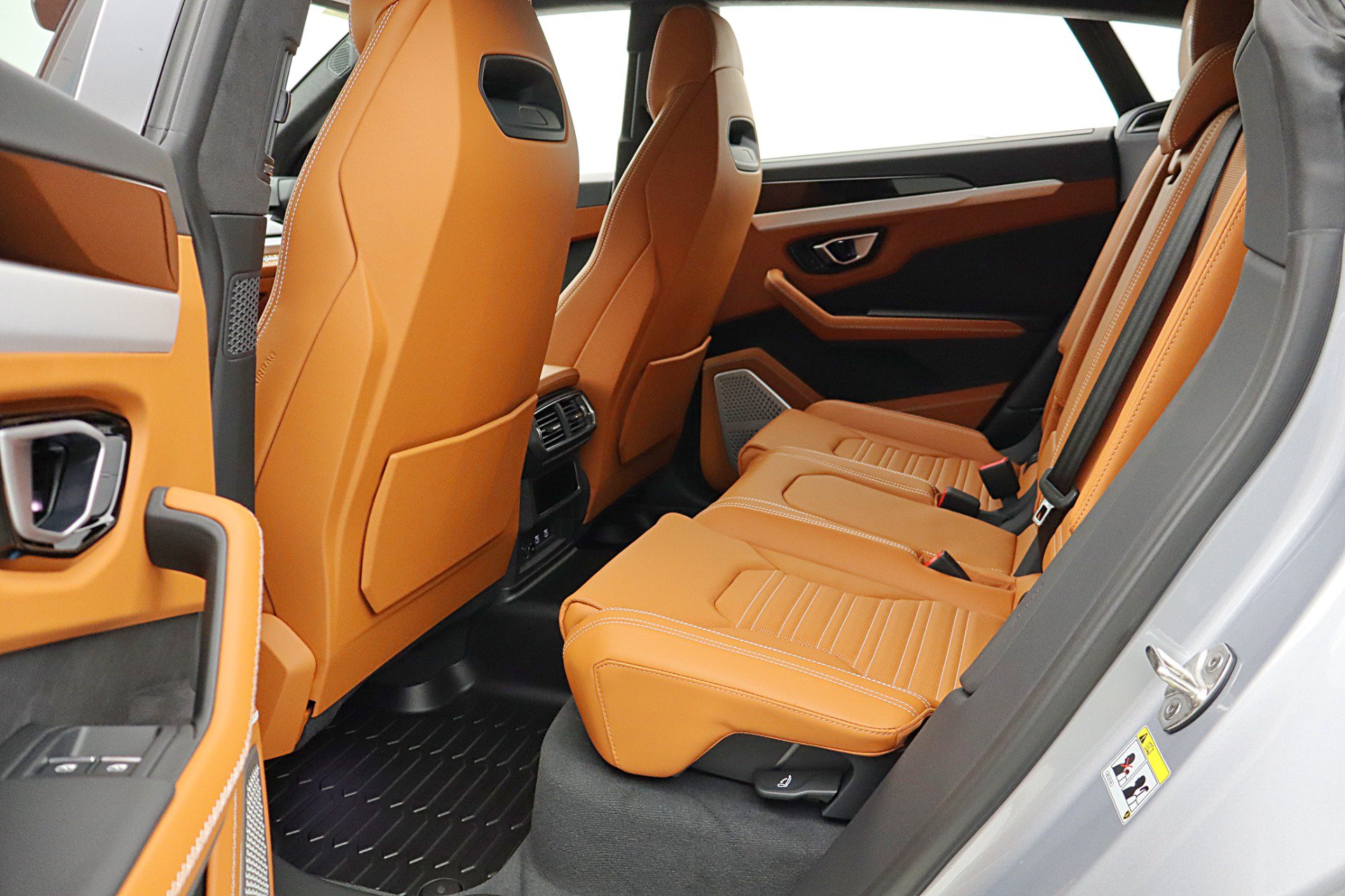 Used 2026 Lamborghini Urus SE AWD/4WD image 48