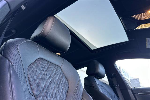 Used 2023 BMW 540i w/ M Sport Package image 15