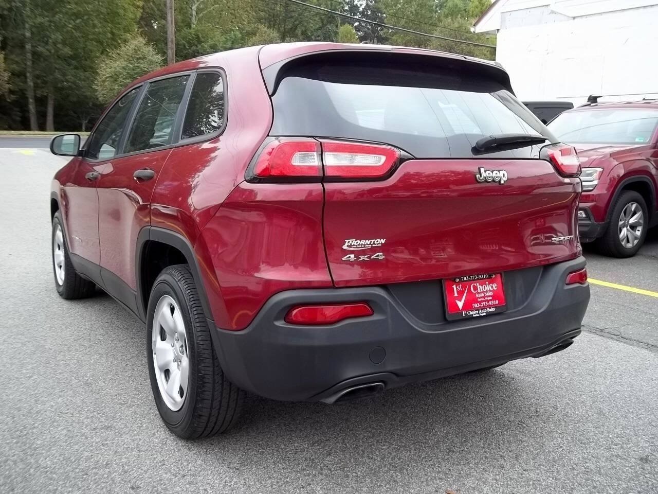Used 2017 Jeep Cherokee Sport AWD/4WD image 3
