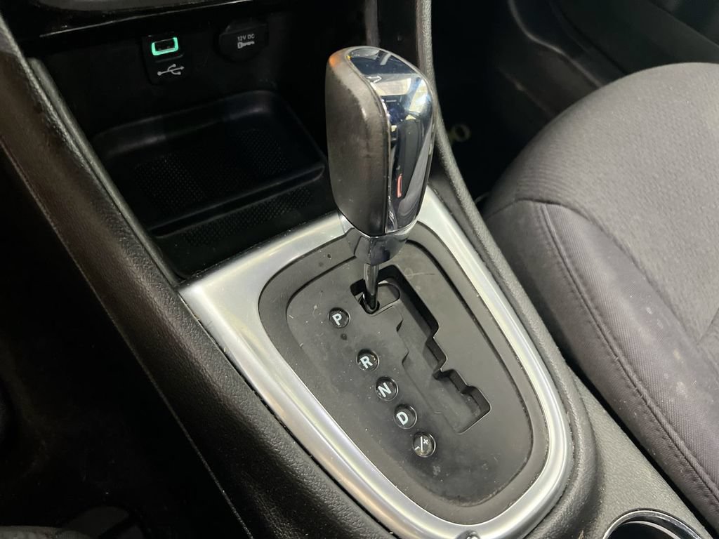 Used 2013 Chrysler 200 Touring FWD image 16