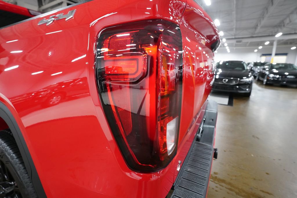 Used 2025 GMC Sierra 1500 Elevation image 31