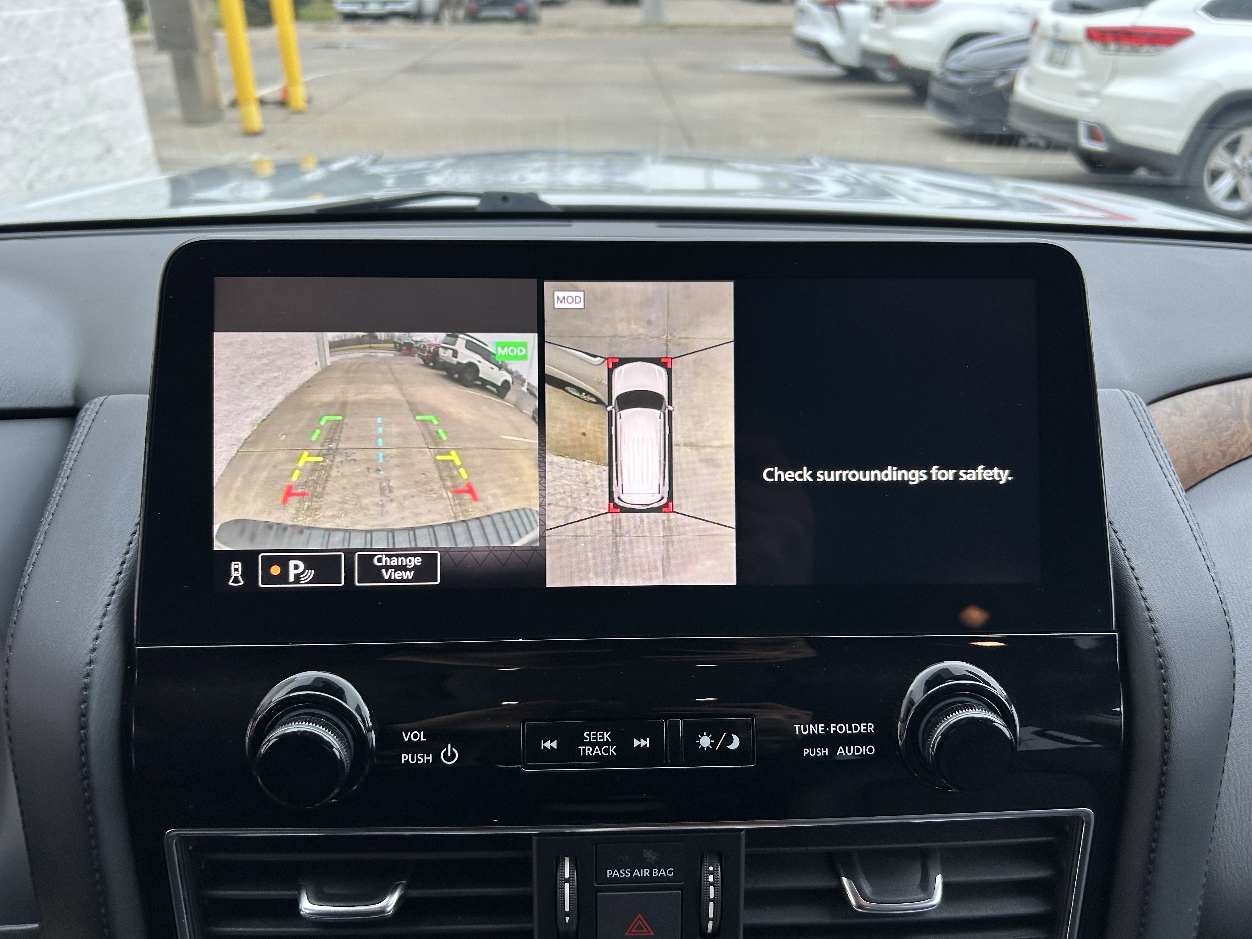 Used 2021 Nissan Armada SL w/ Captain's Chairs Package image 28