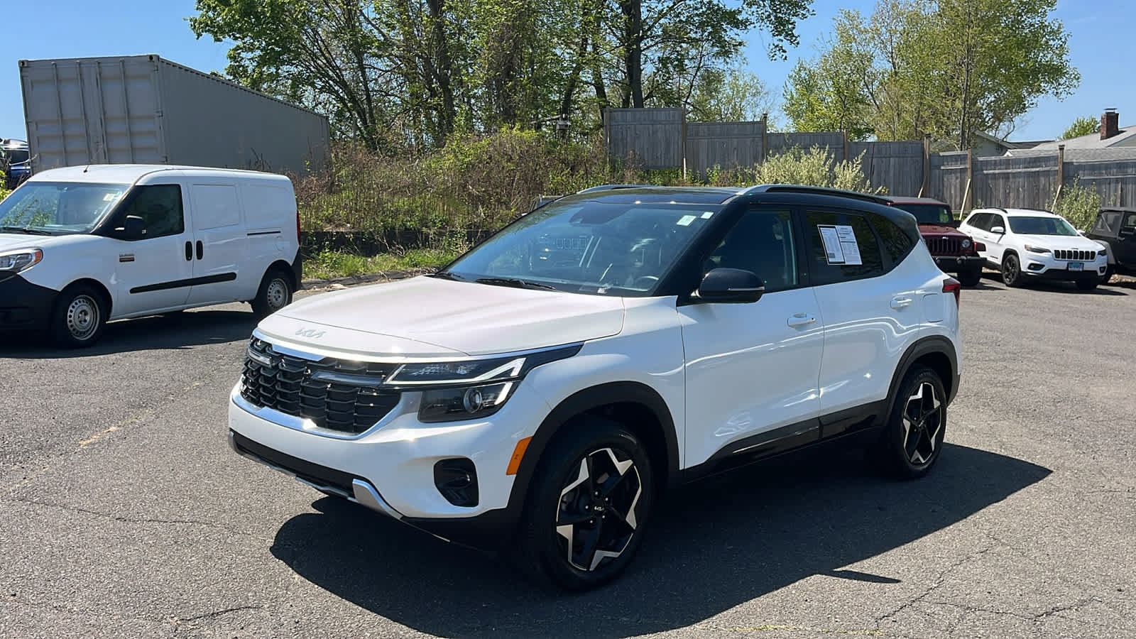 Used 2025 Kia Seltos S AWD/4WD image 3
