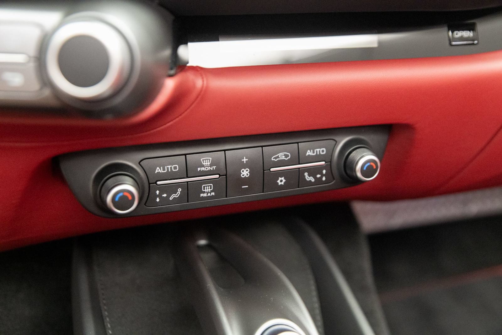 Used 2021 Ferrari 812 GTS RWD image 27