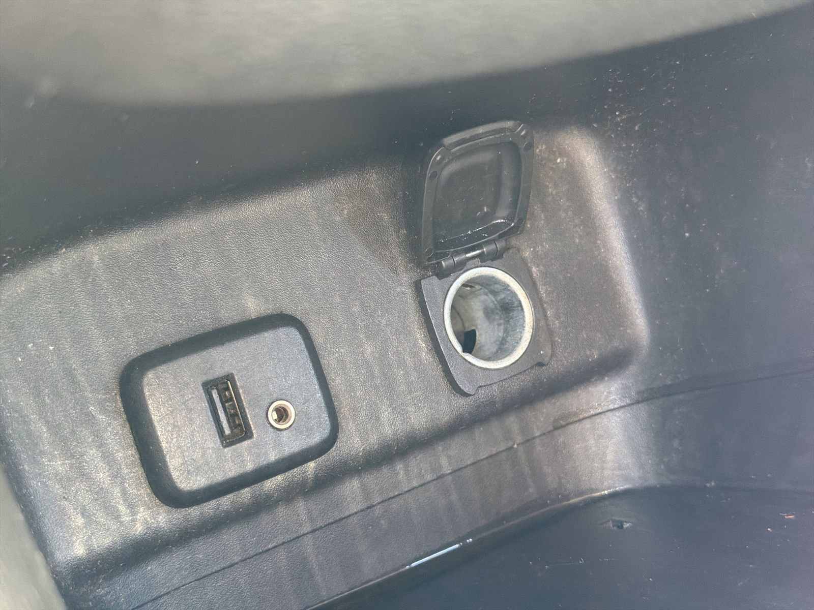 Used 2018 Chevrolet Equinox LT FWD image 31