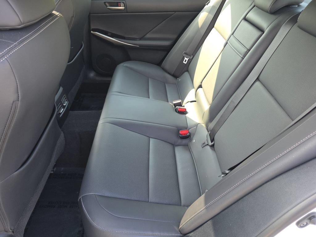 Used 2018 Lexus IS 300 AWD w/ Premium Package image 19