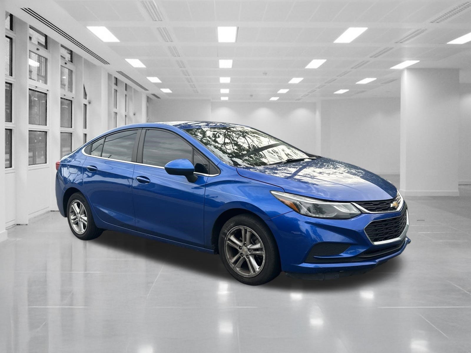 Used 2017 Chevrolet Cruze LT w/ Convenience Package FWD image 3